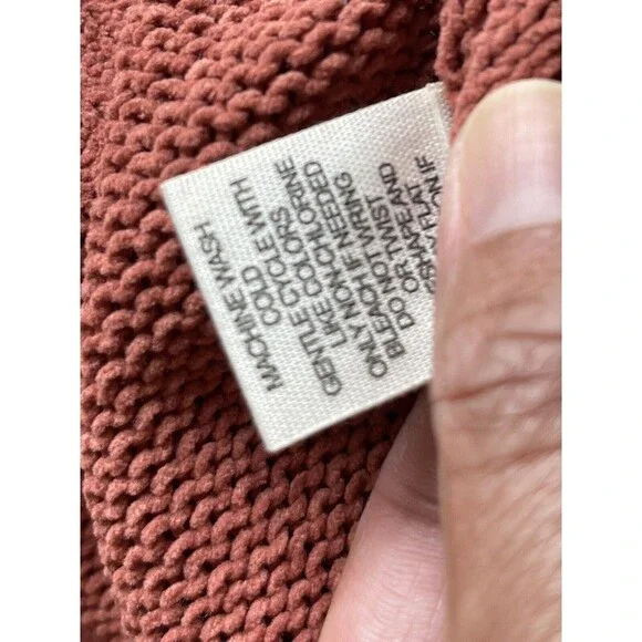 Moon and Madison Women’s Size XS Rust Cropped Sweater FLAW - Picture 7 of 8